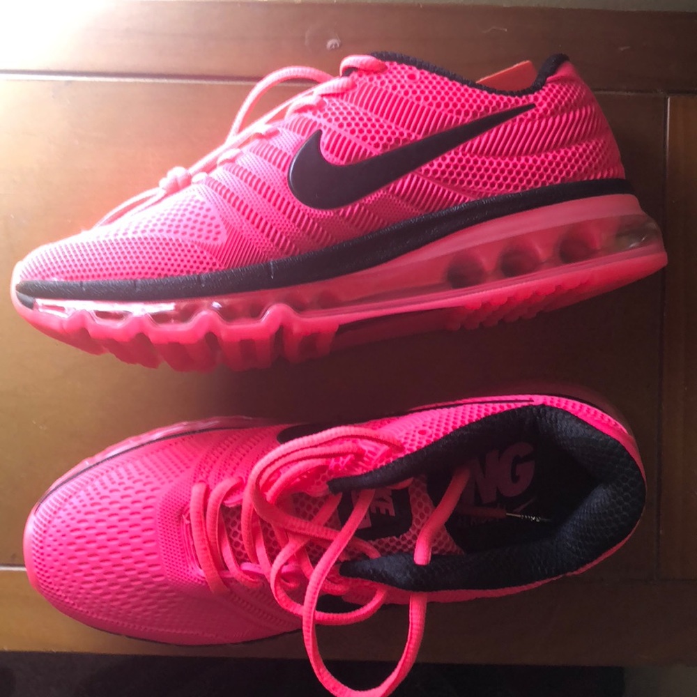 Nike AirMax running shoes - NWOT